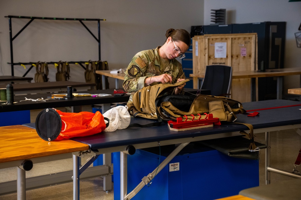 15th OSS equipping our aircraft