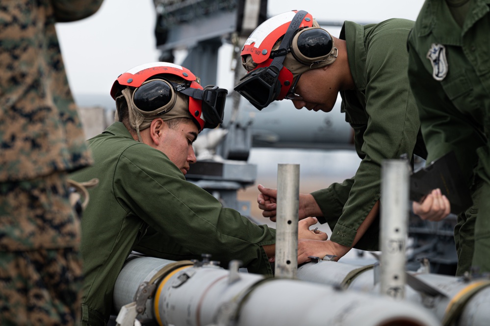 VMFA-214 trains during WSEP 23.04