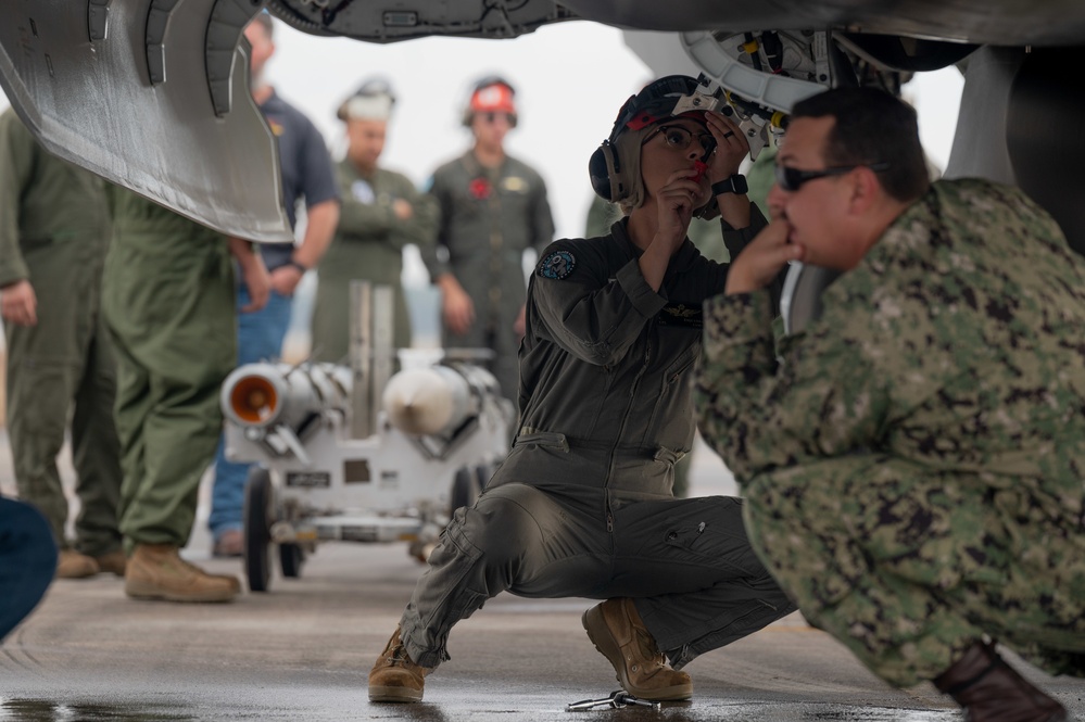 VMFA-214 trains during WSEP 23.04