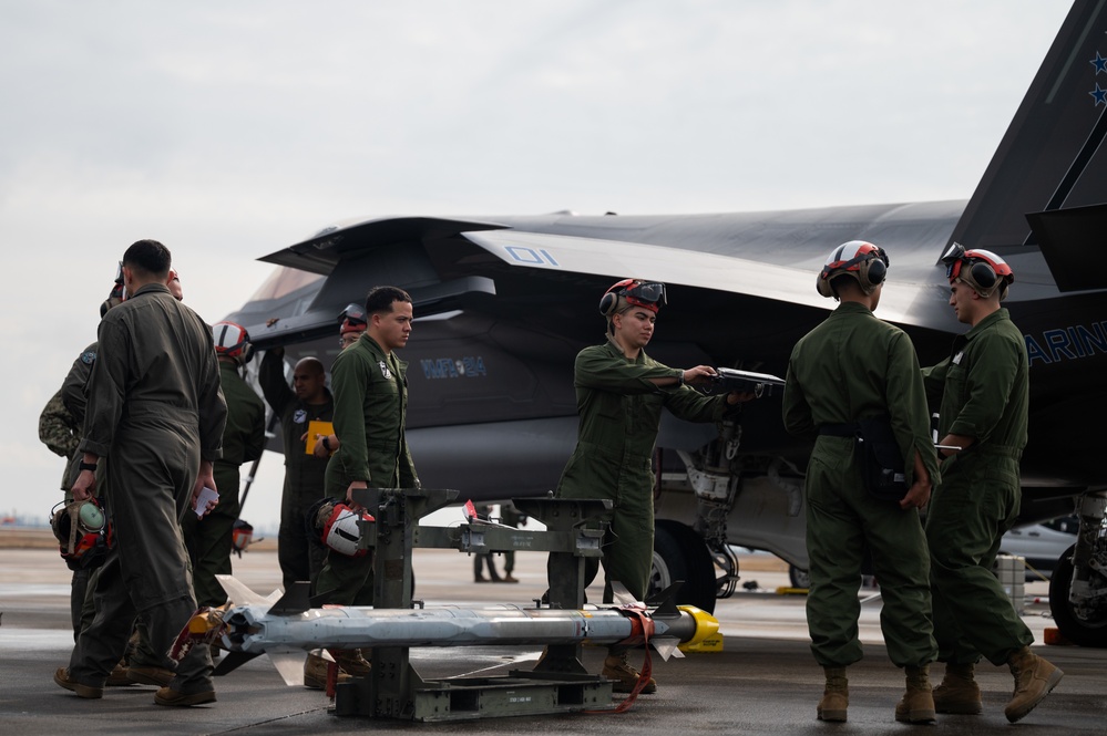 VMFA-214 trains during WSEP 23.04