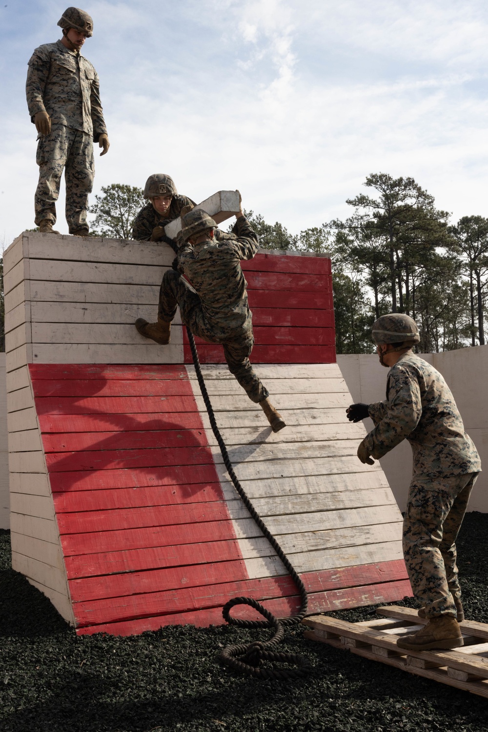 U.S. Marines Participate in a Leadership Course during a Littoral Engineer Reconnaissance Team Screening