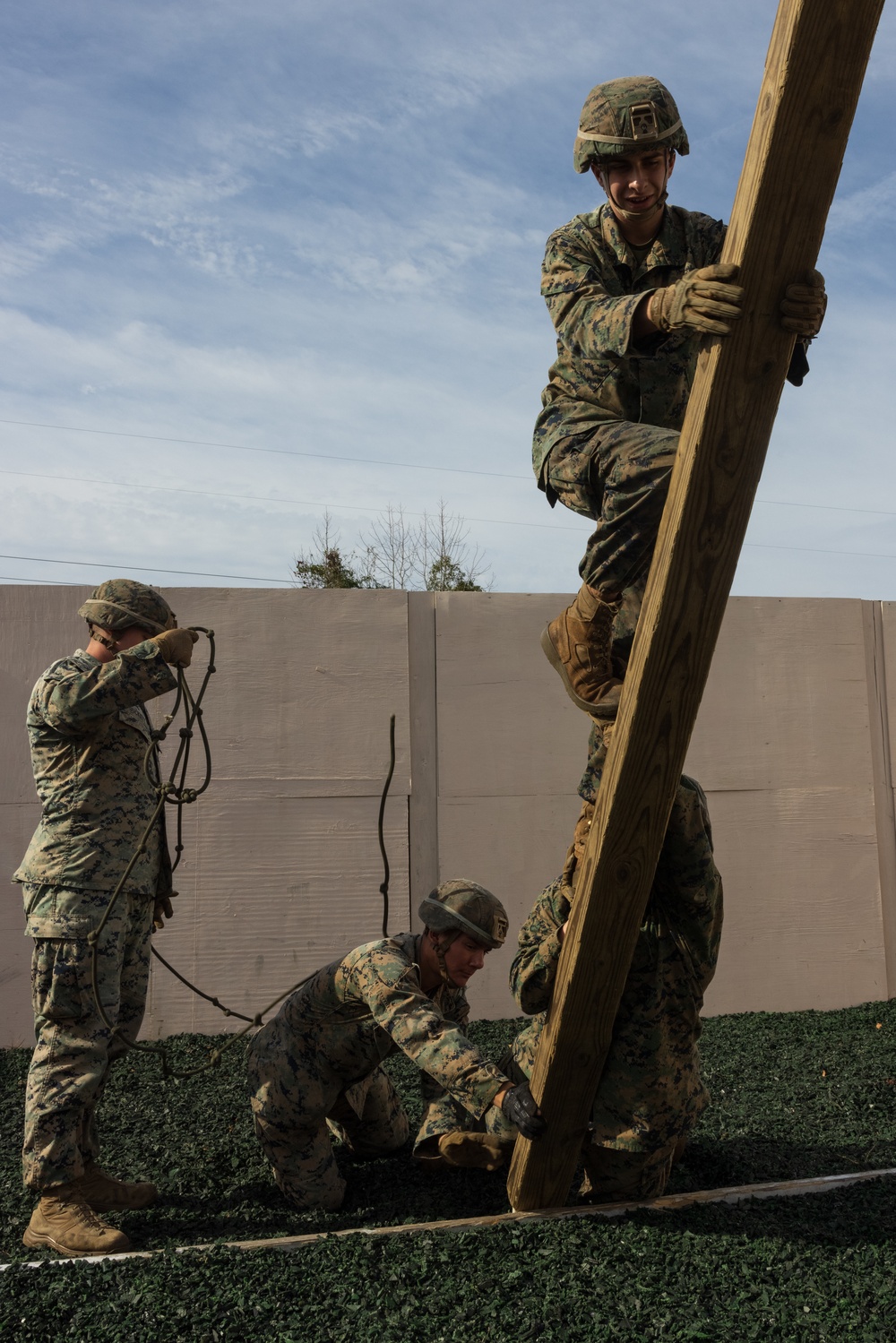 U.S. Marines Participate in a Leadership Course during a Littoral Engineer Reconnaissance Team Screening