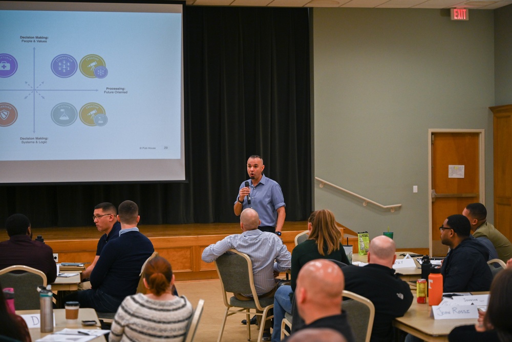 Military Sherpa gives seminar to Team Little Rock