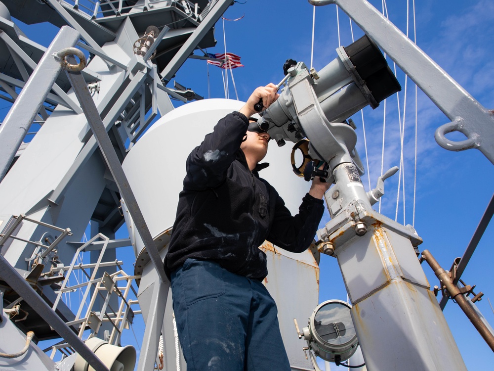 USS Benfold Conducts Routine Operations while Underway