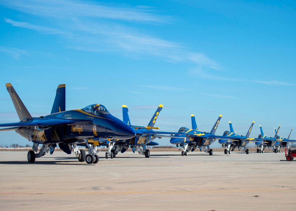 Blue Angels Arrive at NAF El Centro for Winter Training