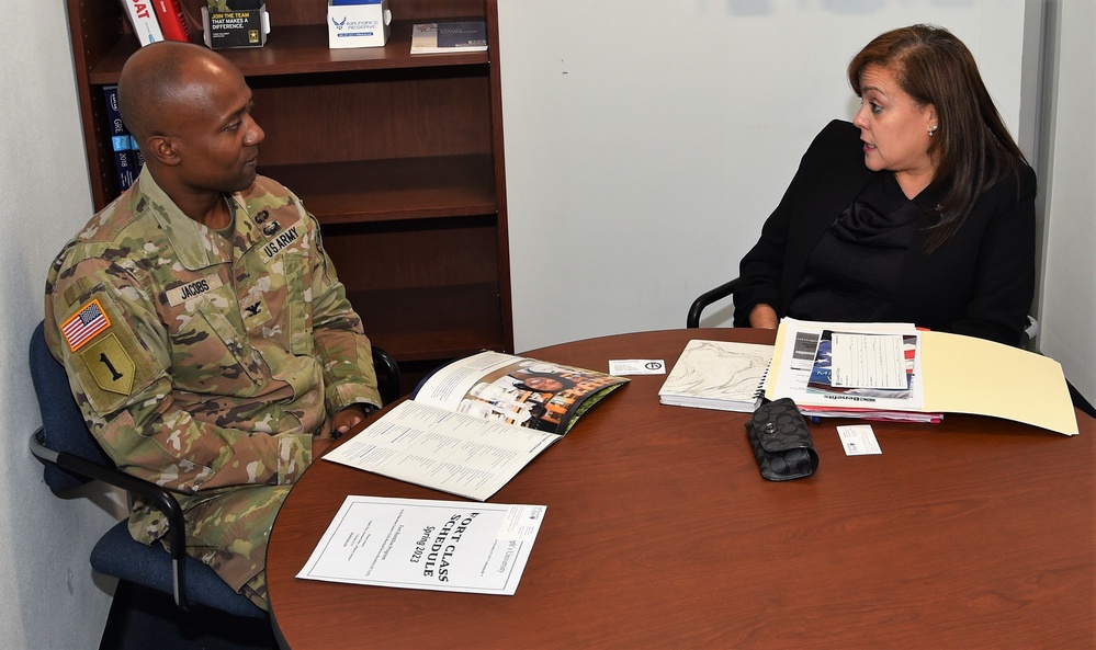 Garrison Commander receives Education Brief from local College partner