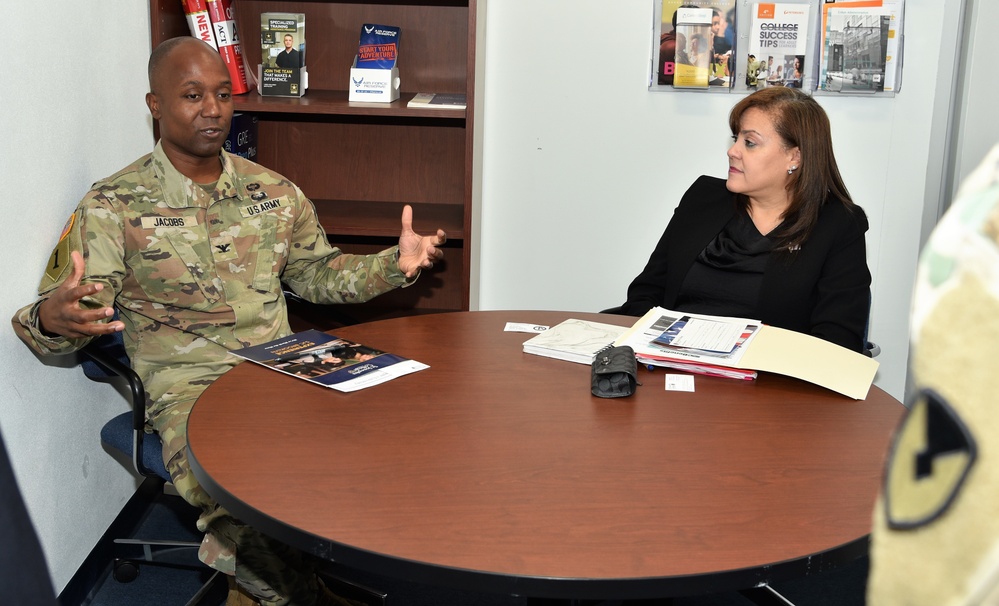 Garrison Commander receives Education Brief from local College partner