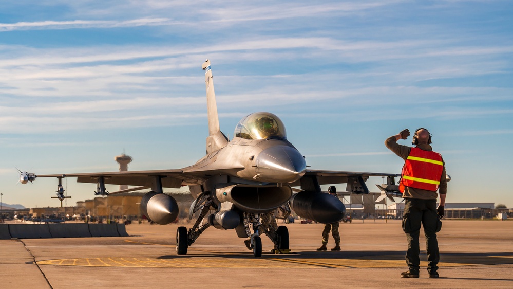 309th AMU launch and catch F-16s