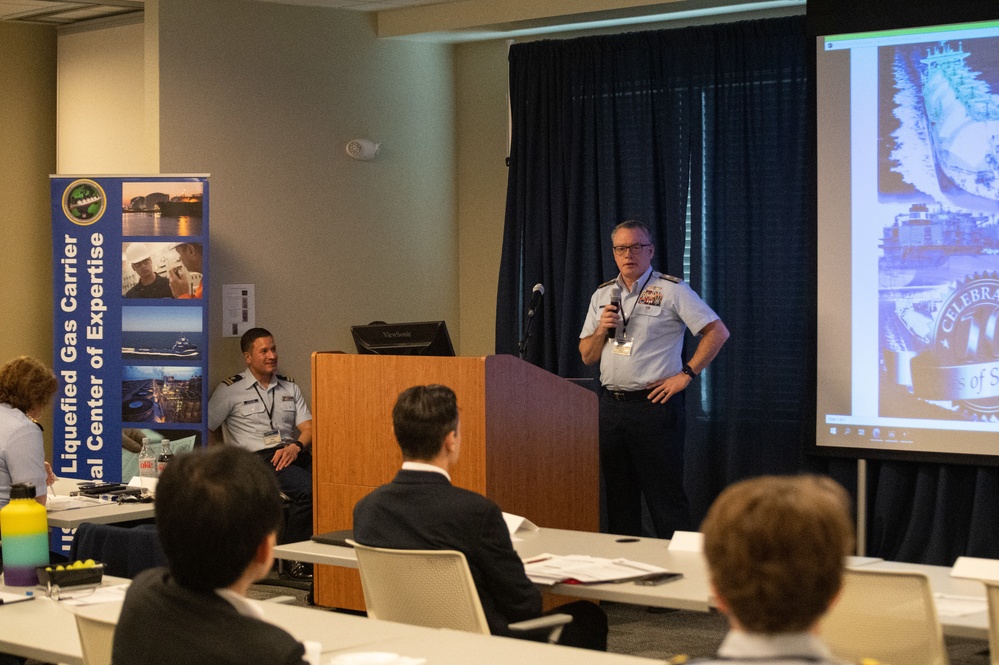 Coast Guard Sector Houston-Galveston hosts Liquefied Gas and Alternative Fuels Senior Executive Forum