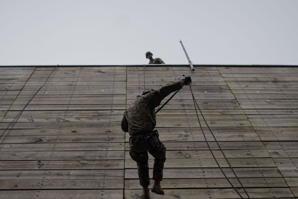 26th MEU Marines Reach New Heights At Assault Climbers Course