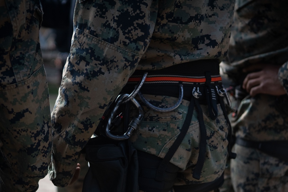 26th MEU Marines Reach New Heights At Assault Climbers Course