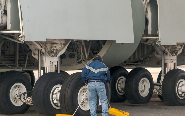 AMC Museum moves C-5 to make room for new aircraft