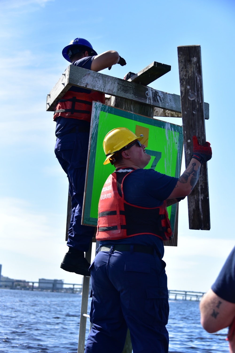 U.S. Coast Guard Aids to Navigation team St. Petersburg conducts maintenance in caloosahatchee river