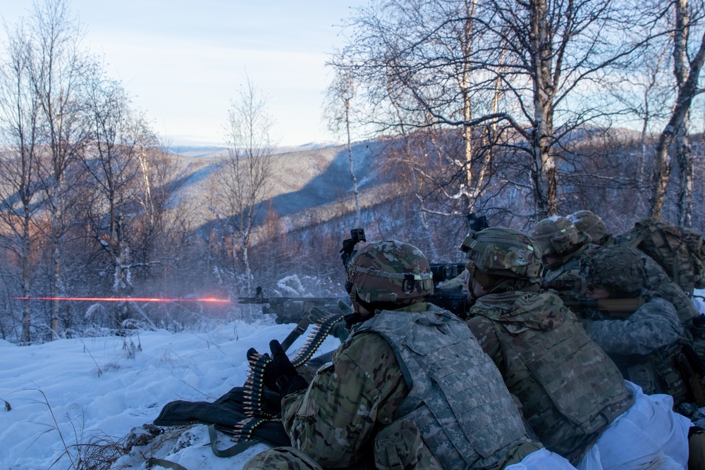 Arctic Soldiers Conduct Live Fire Training