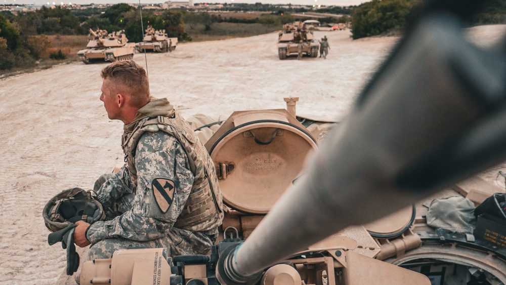 B Company 1-9 CAV Conducts Tank Gunnery