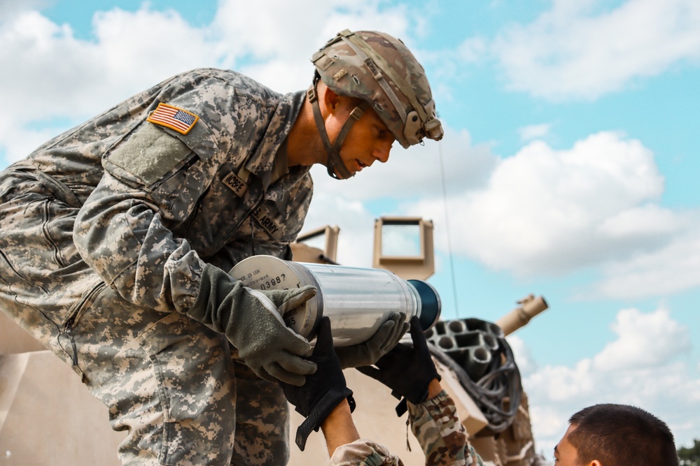 B Company 1-9 CAV Conducts Tank Gunnery