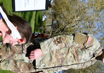 Army helps train medical school students