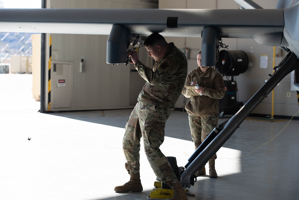 Load Crew competition sees teamwork, determination