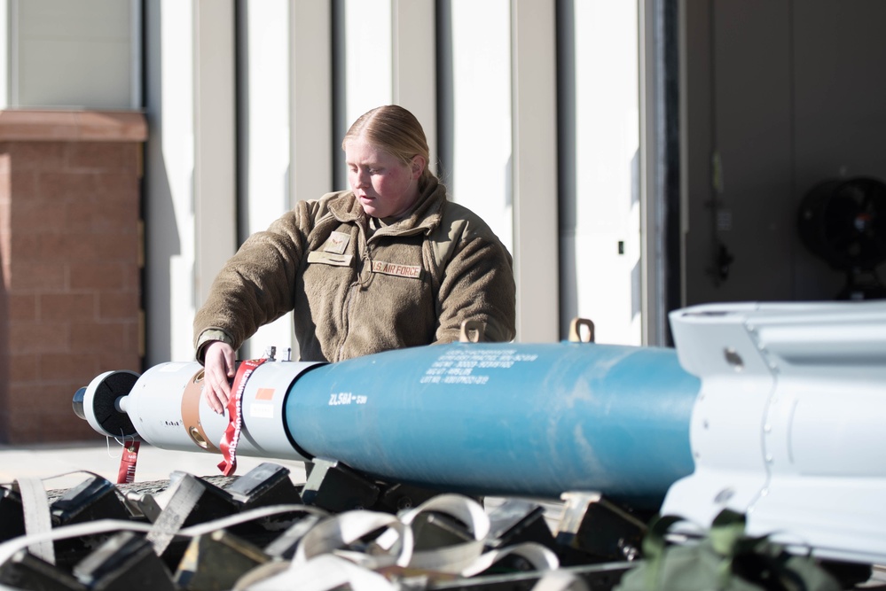 Load Crew competition sees teamwork, determination