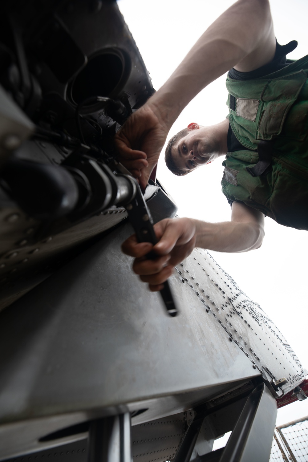 Chung-Hoon Helicopter Maintenance