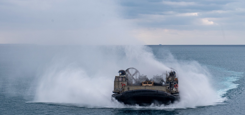 USS Green Bay (LPD 20) Conducts Daily Operations