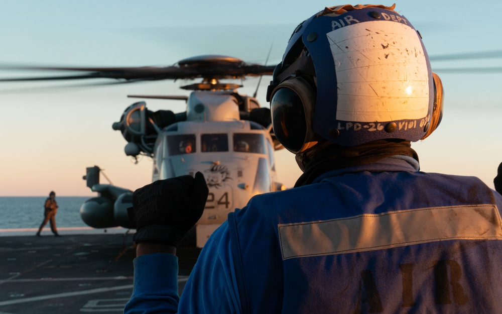 13th MEU Conducts Flight Operations