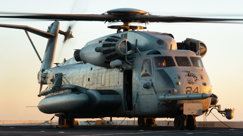 13th MEU Conducts Flight Operations