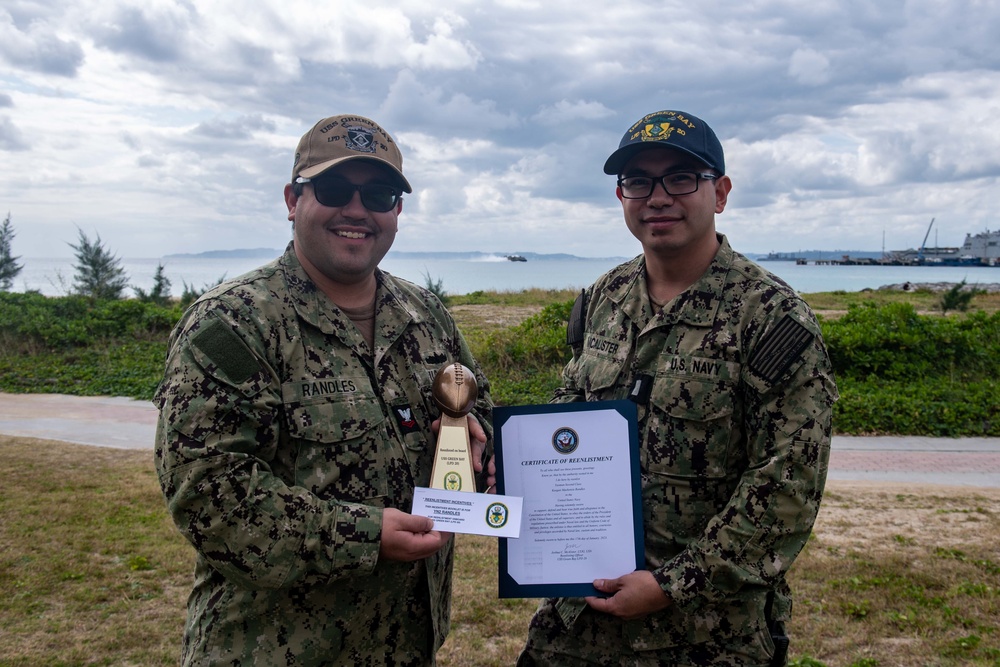 USS Green Bay (LPD 20) Conducts Reenlistment During LCAC Ops