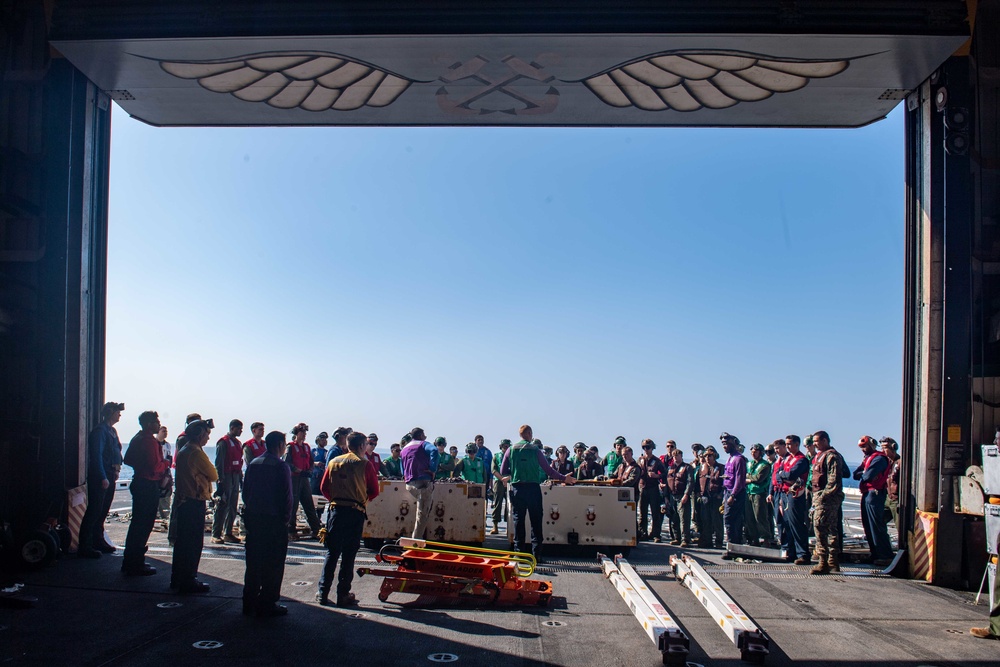 USS Green Bay (LPD 20) Conducts Flight Operations