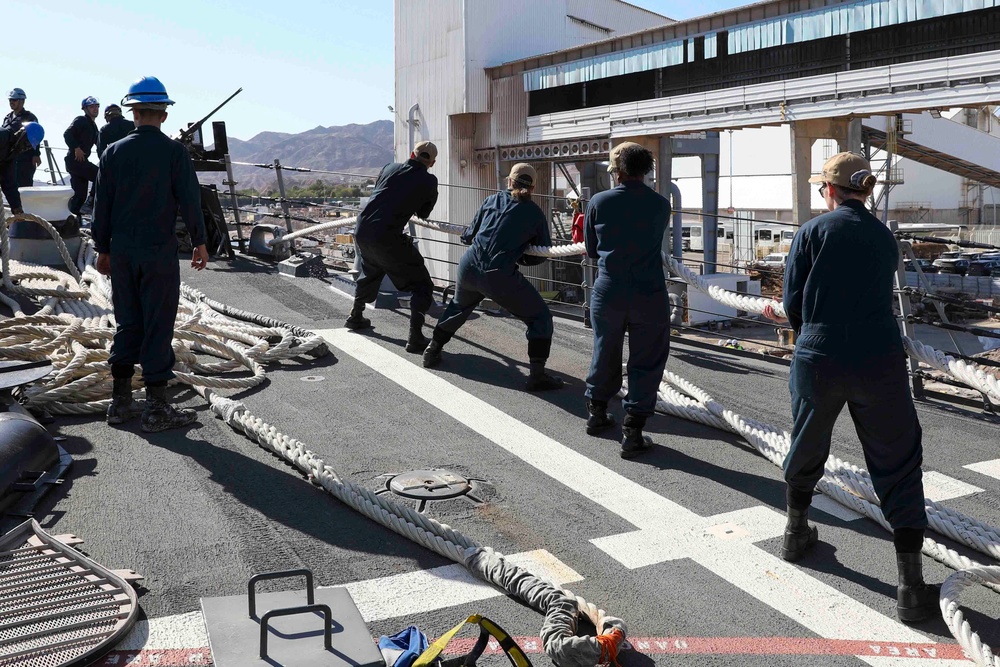 USS Truxtun (DDG 103) Departs Eilat