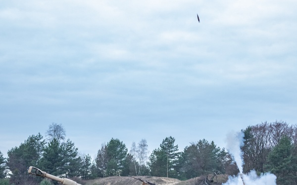 1 ID Bull Battery Blasts into the European Theater Ready to Fight