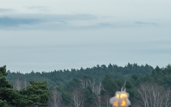 1 ID Bull Battery Blasts into the European Theater Ready to Fight