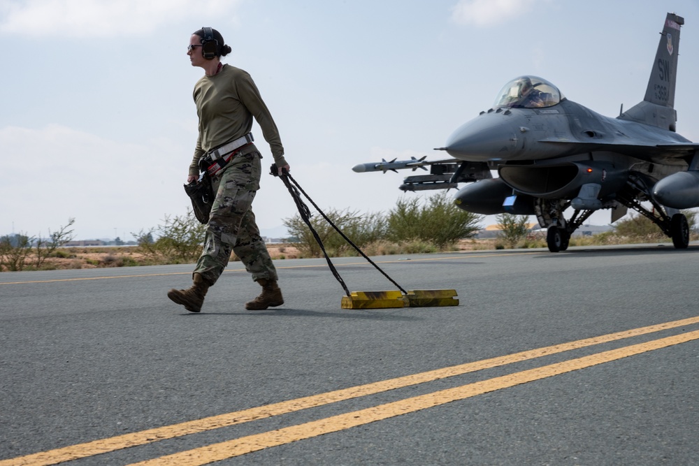 77th Gamblers Conduct ACE Hot Pit Refueling