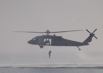 511th Engineer Dive Detachment Helocast Training