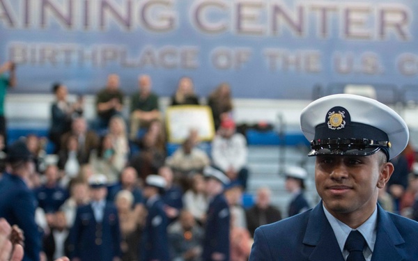 Recruit Company E-203 completes basic training