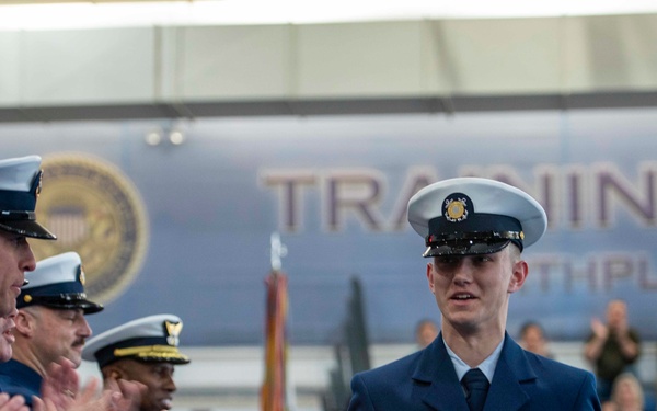 Recruit Company E-203 completes basic training