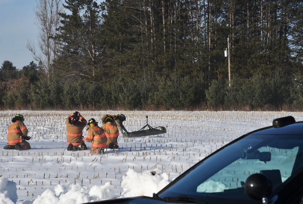 Wisconsin Guard Black Hawk crew support search and rescue training