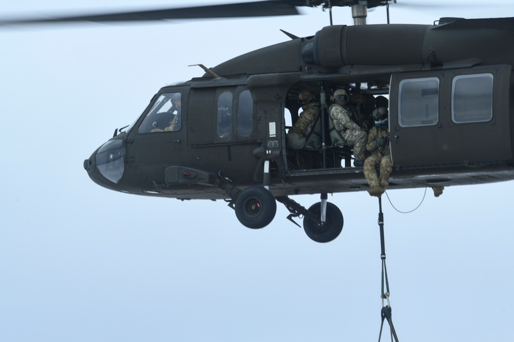 147th Aviation Regiment, 120th Field Artillery Regiment conduct sling loads