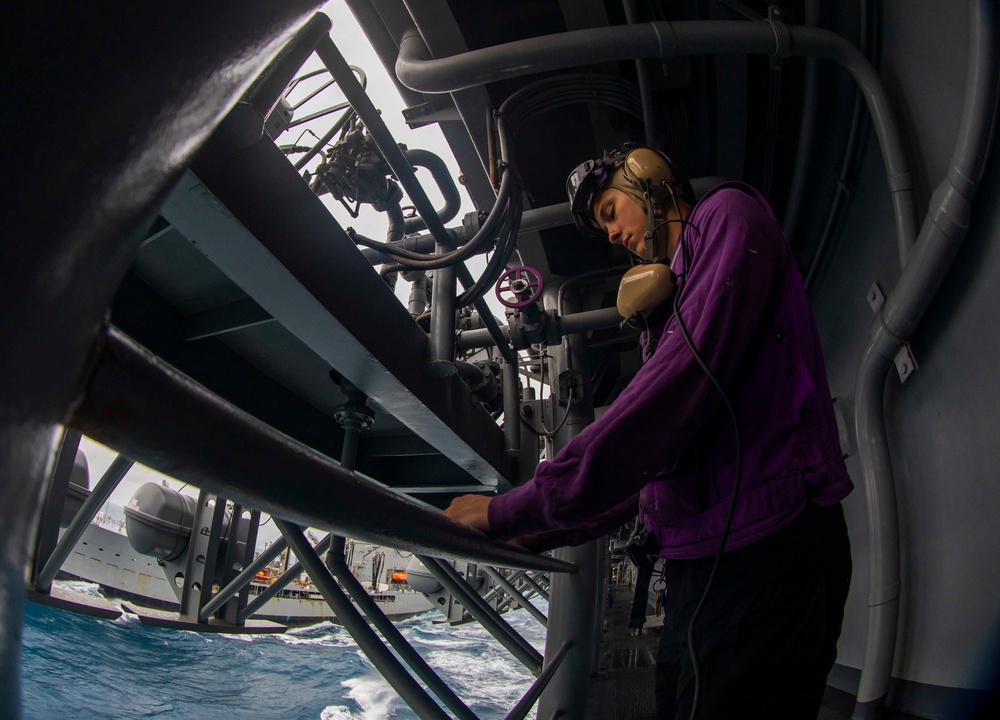 Makin Island Replenishment at Sea