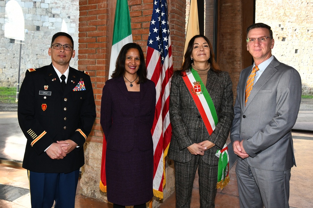 Italian businesses in Pisa learn about military contracting
