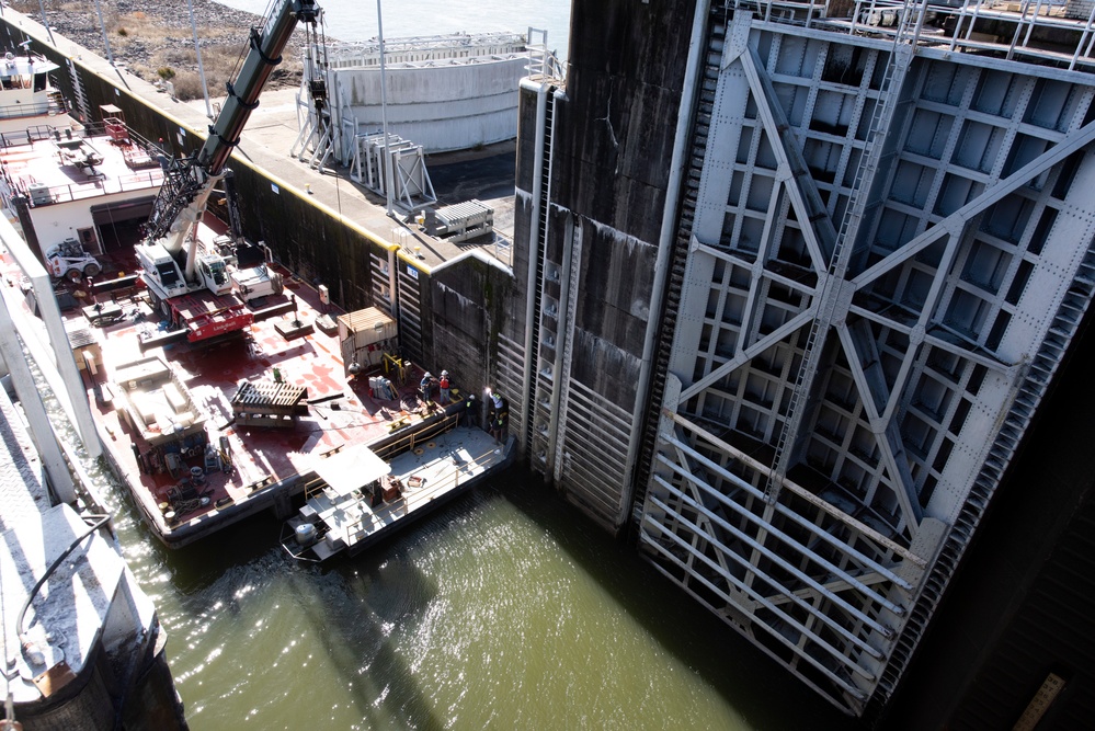 Maintenance Support Team repairing slot at Watts Bar Lock