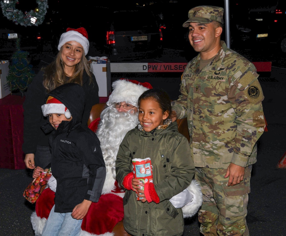 Rose Barracks Tree Lighting Ceremony 2022