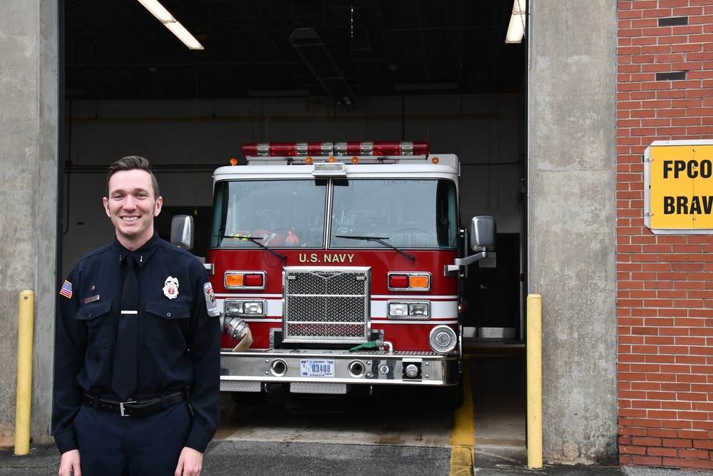 NAS Whiting Field Fire Fighter Assists in Medical Emergency in the Community