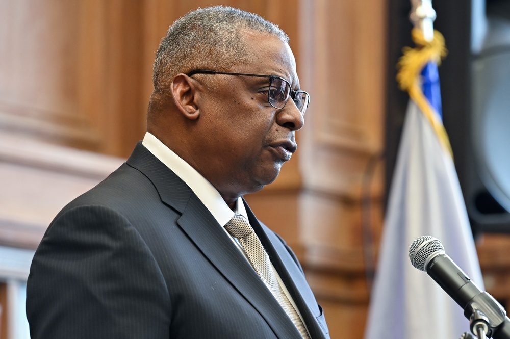 SecAF Kendall makes UARC announcement for Howard University