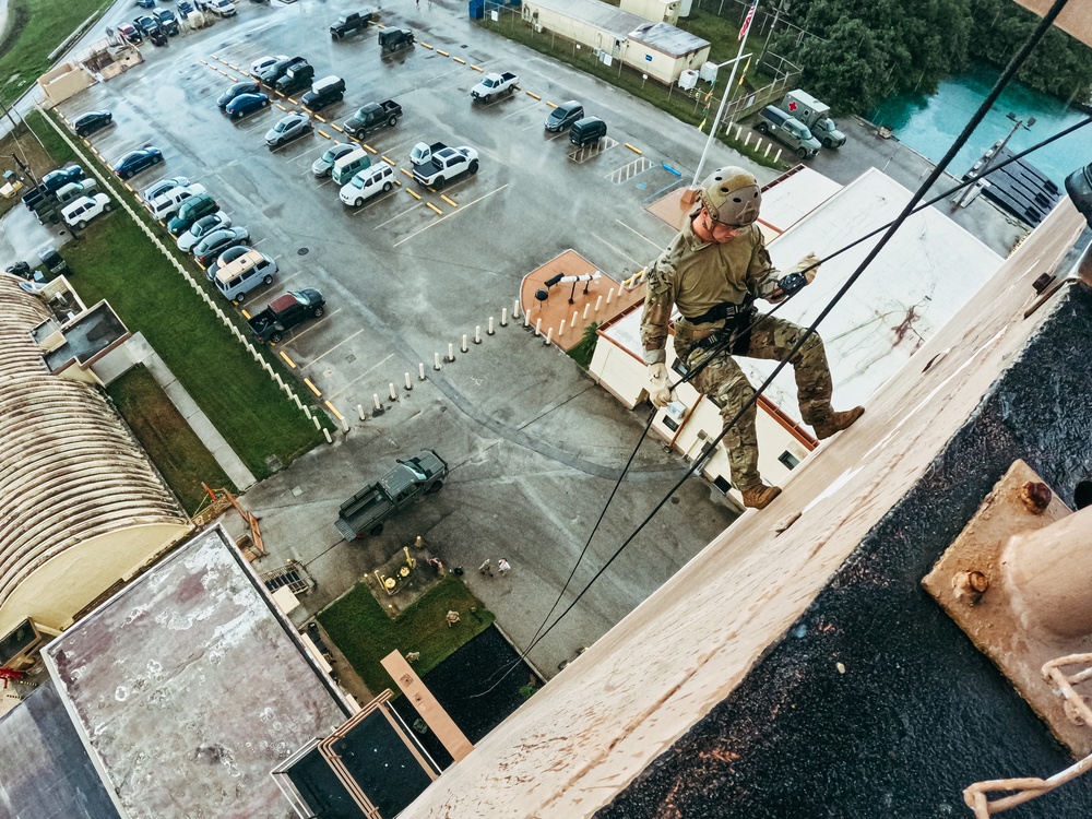 EODMU-5 Rappelling and Fast Rope Training