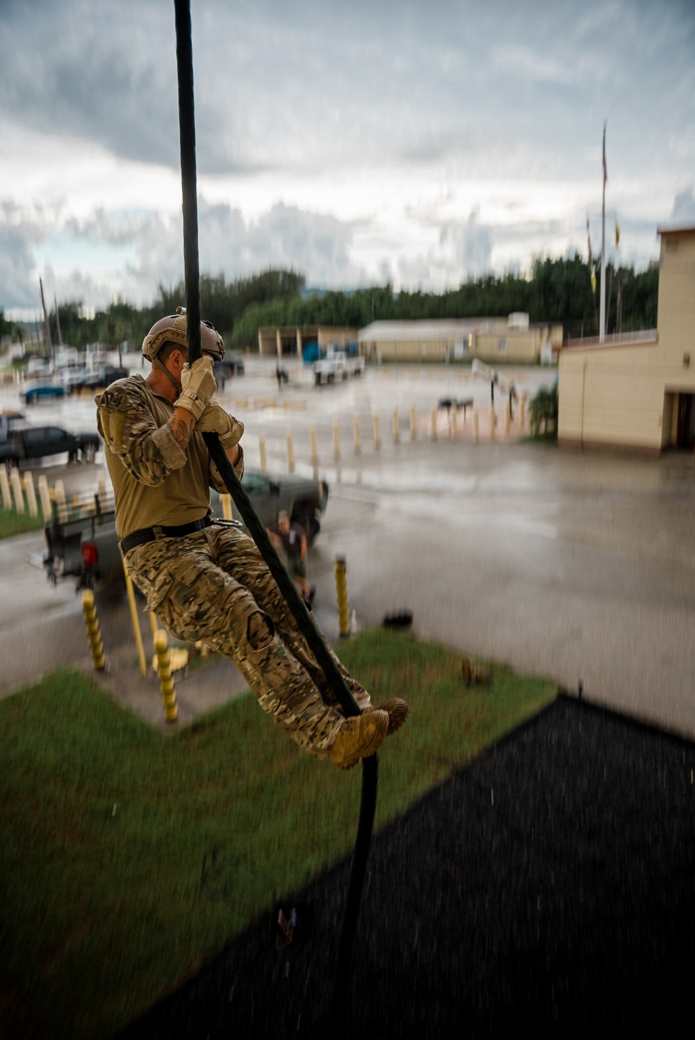 EODMU-5 Rappelling and Fast Rope Training