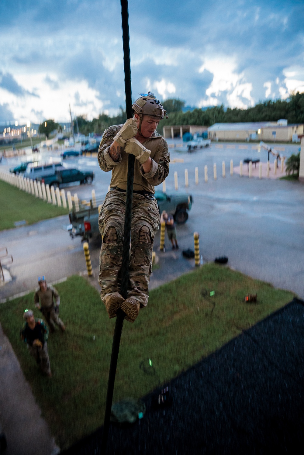 EODMU-5 Rappelling and Fast Rope Training