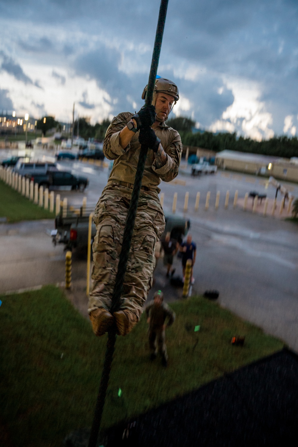 EODMU-5 Rappelling and Fast Rope Training