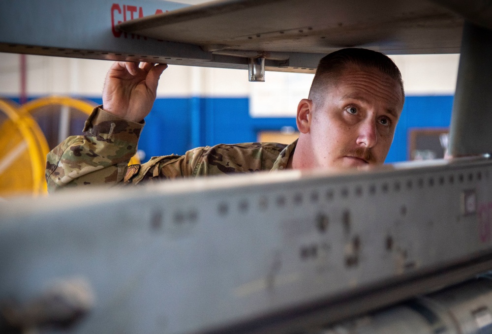 96th Test Wing holds quarterly weapons load competition