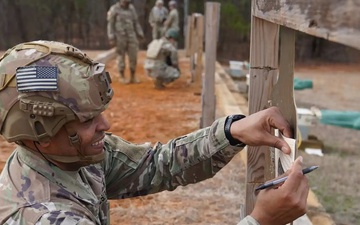 Soldiers with 528th Sustainment Brigade Qualify on M4 Range